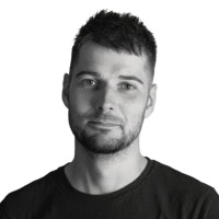 Portret Michała Chojnackiego, członka zespołu easyPharm z ramienia Nubisoft, zajmującego się działaniami marketingowymi.